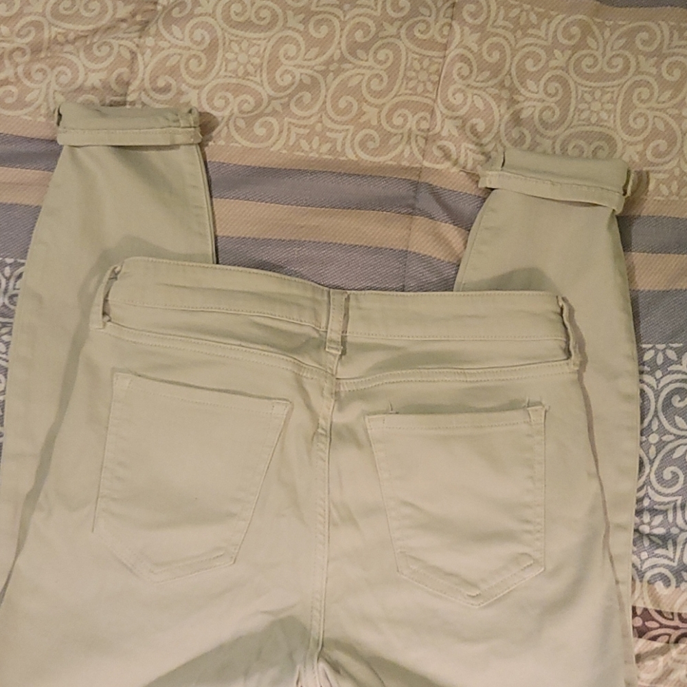 Gap womens distressed cream ankle cropped jeans
